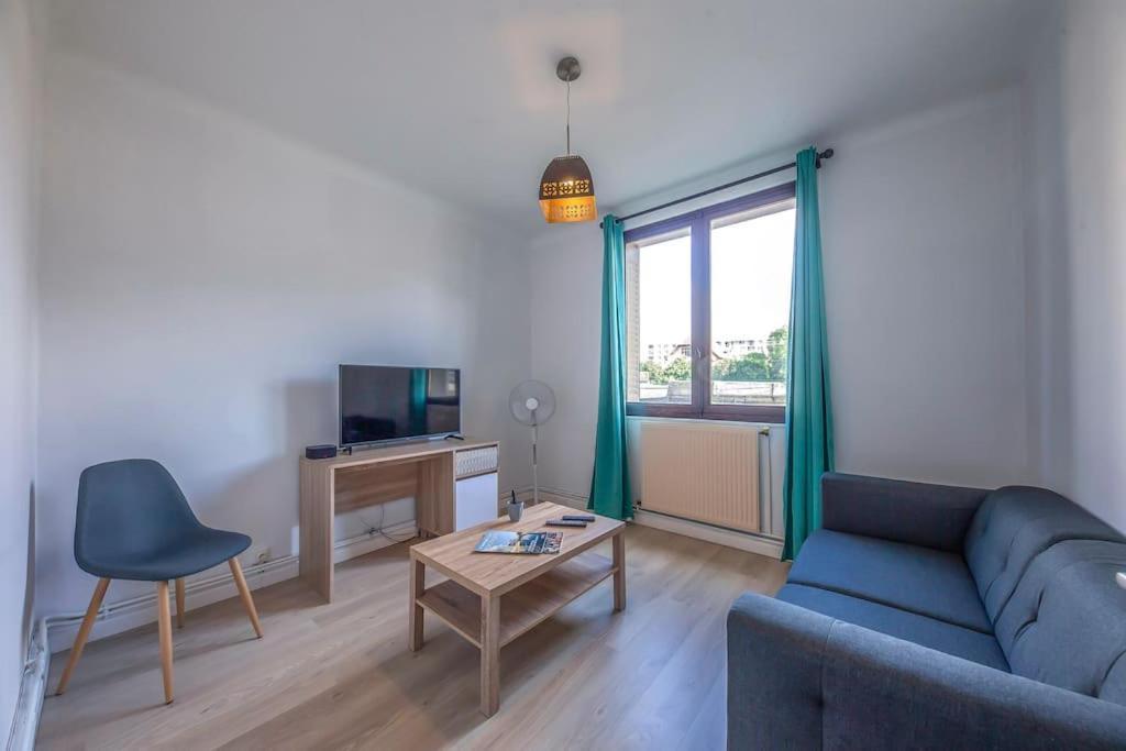 Appartement Au Bord De La Leysse A Chambéry Dış mekan fotoğraf