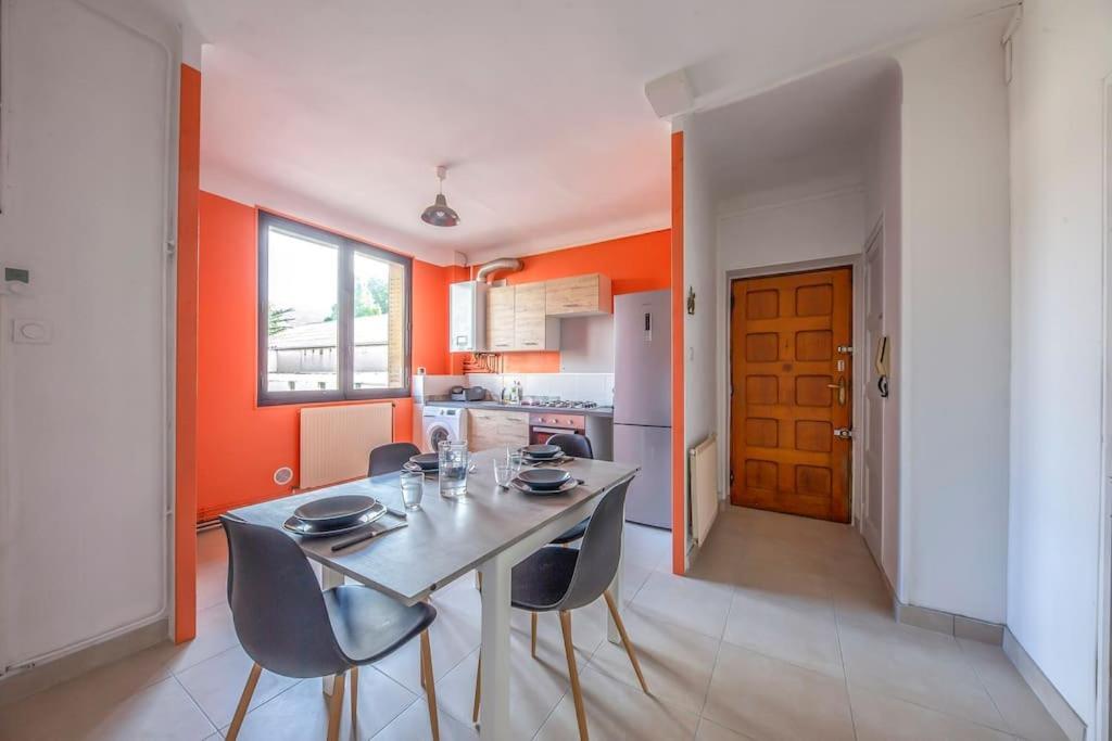 Appartement Au Bord De La Leysse A Chambéry Dış mekan fotoğraf
